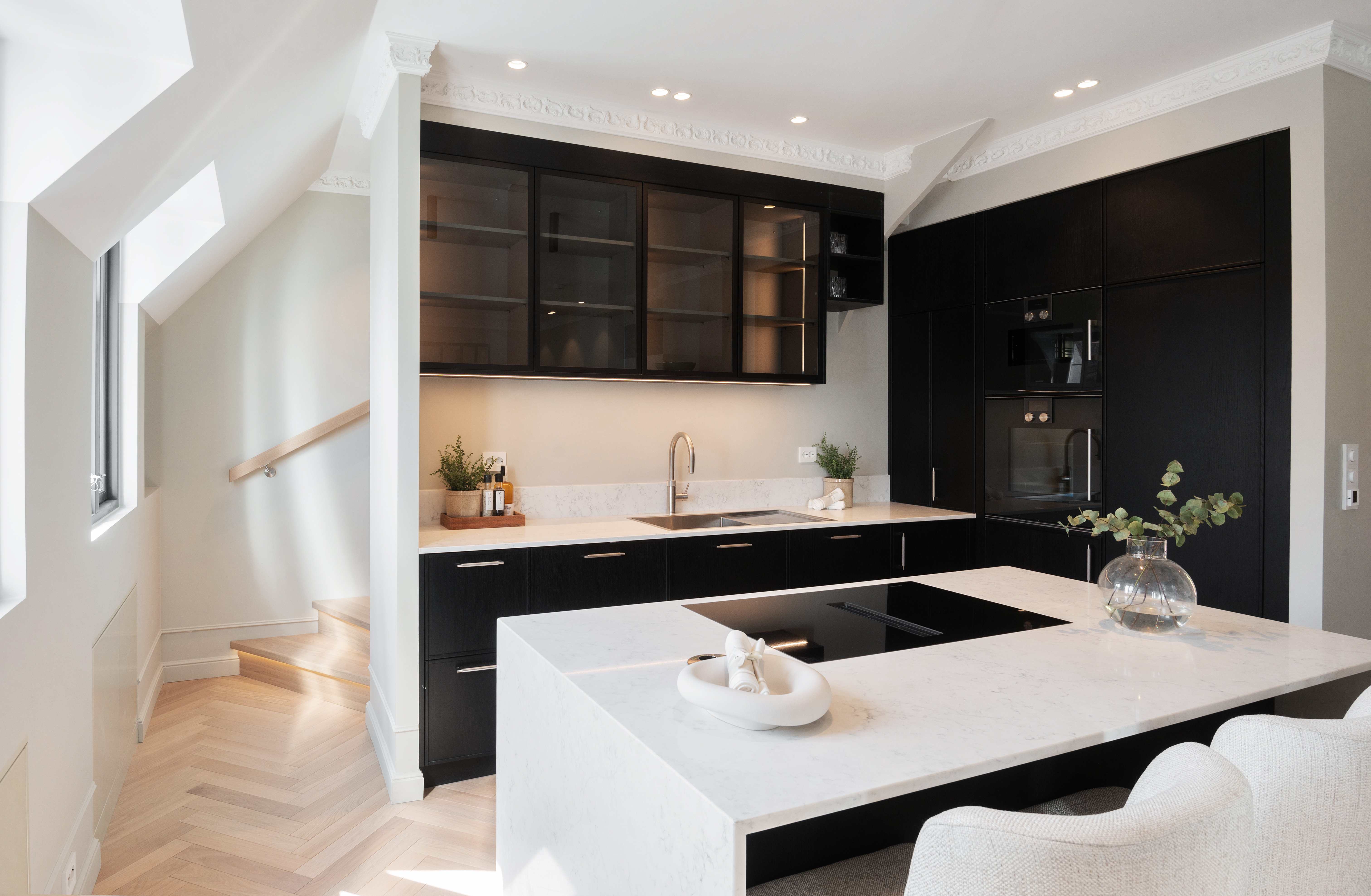 Elegant svart kjøkken - Bilde 2