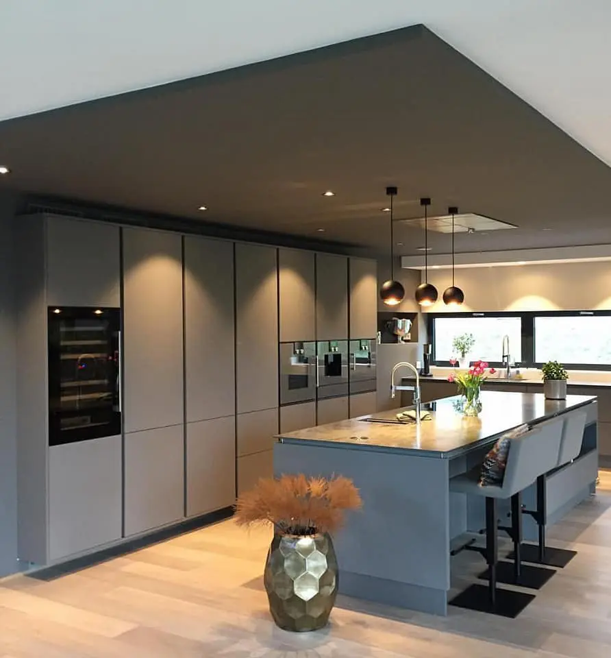 Et kjøkken i mørke nyanser - Bilde 3